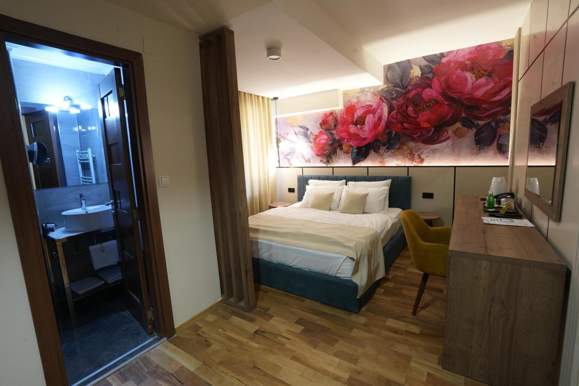 Hotel City In โคชานิ ภายนอก รูปภาพ
