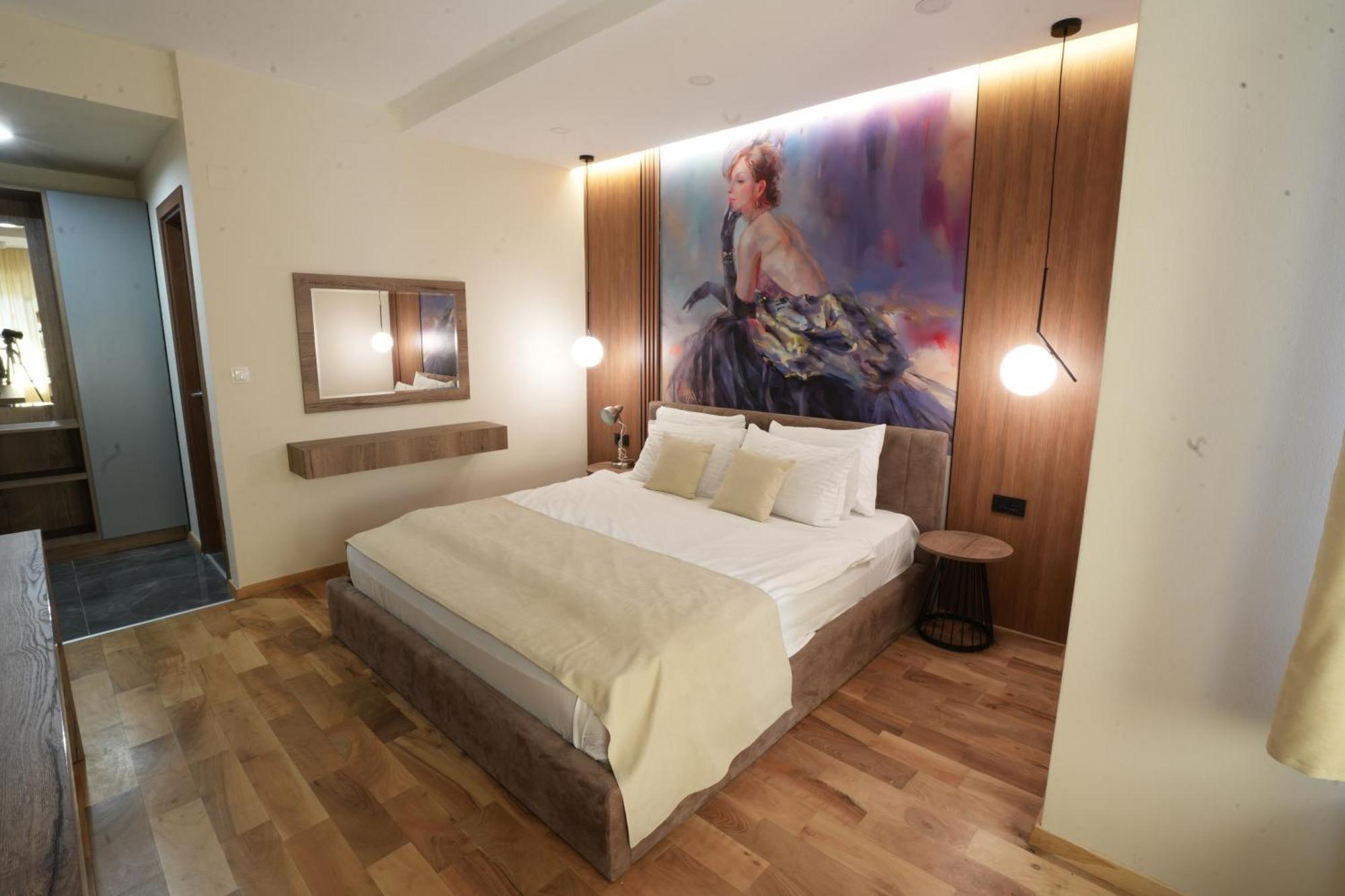 Hotel City In โคชานิ ภายนอก รูปภาพ